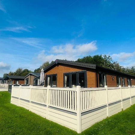Вилла Rosie'S Rest With Hot Tub Barmby on the Moor Экстерьер фото