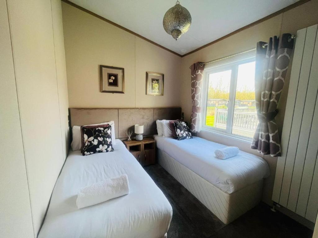 Вилла Rosie'S Rest With Hot Tub Barmby on the Moor Экстерьер фото