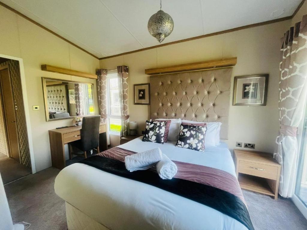 Вилла Rosie'S Rest With Hot Tub Barmby on the Moor Экстерьер фото